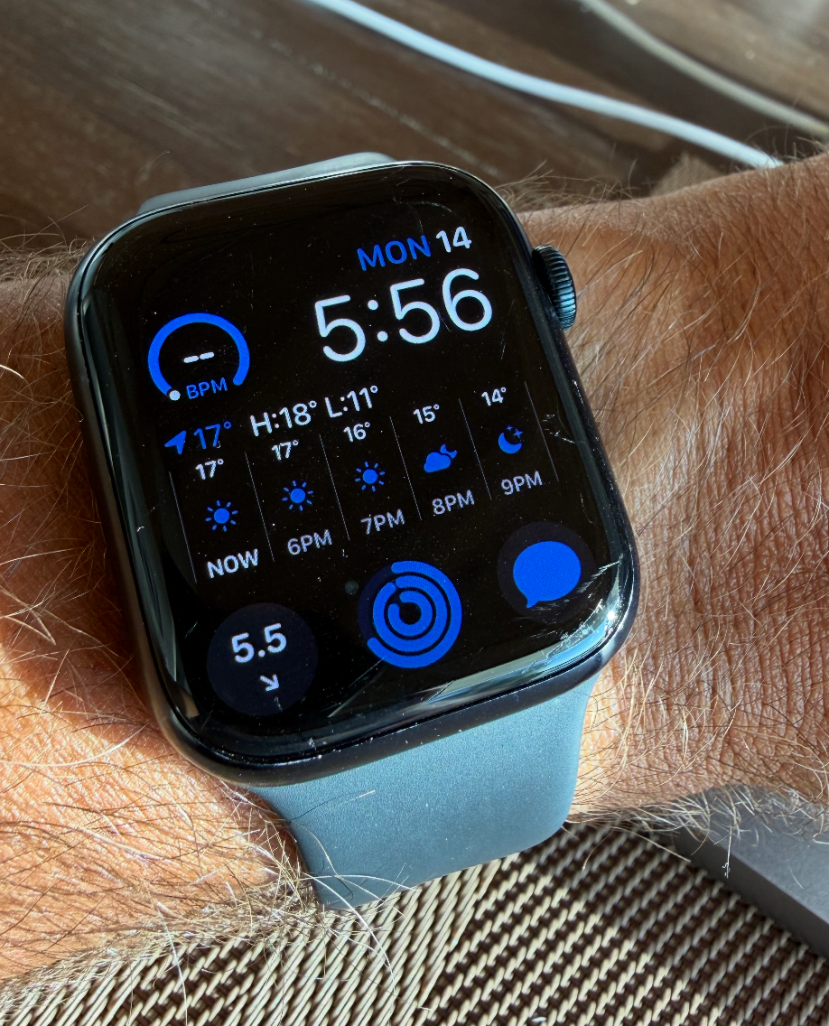 Apple Watch face with glucose complication